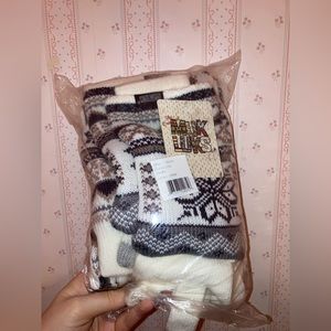 BRAND NEW! Muk Luks set still in packaging